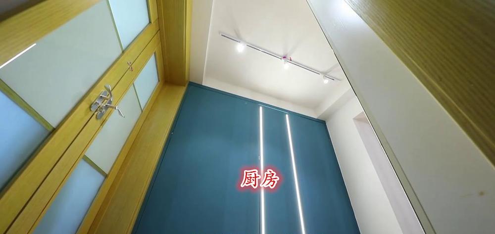 |“冰箱式”厨房,国外早就很流行了!看着像柜子,打开该有的都有