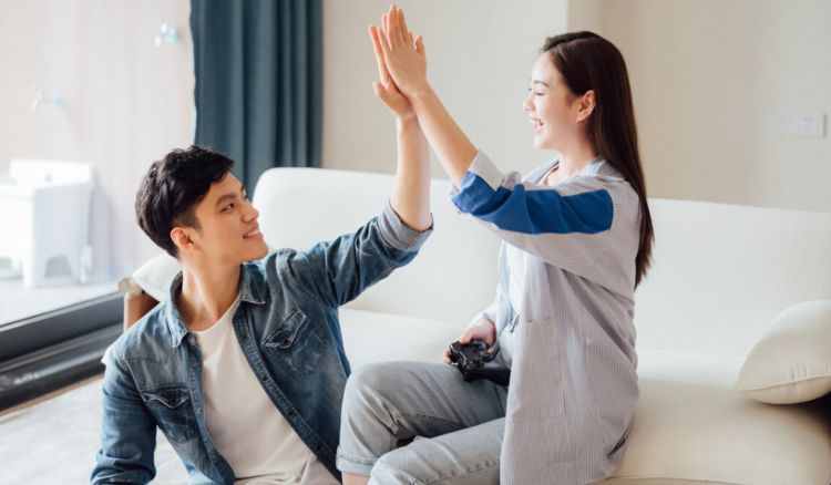 小猫咪的星座故事 38岁女人：丈夫出差，我耐不住寂寞和领居发生关系，要告诉丈夫吗