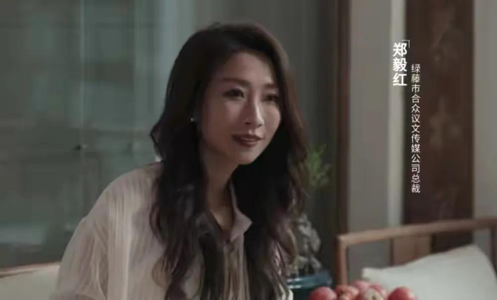 加菲猫说时尚|孙红雷老婆串《扫黑风暴》，高1米77超拉风，夫妻飙戏全是崇拜眼好宠溺