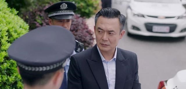 瑞泽说教 《乌鸦小姐》结局仓促，但交代了所有人的结局，唯独他下场最惨