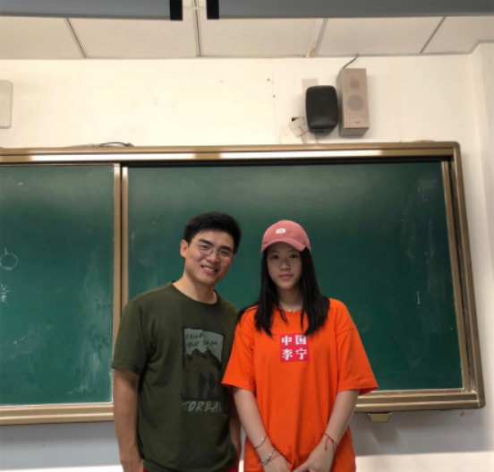 BiuFashion|新晋奥运冠军杨倩，生活中是充满童趣的“小可爱”，穿国货挺亮眼