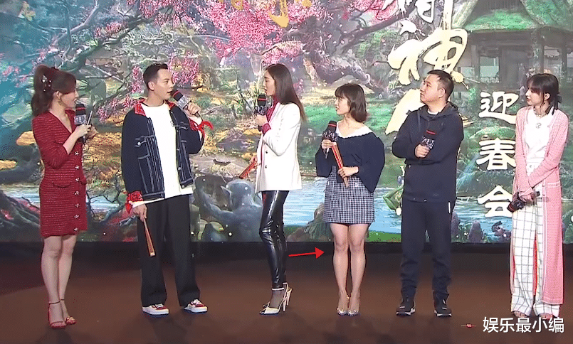 沈月|本以为沈月减肥成功，看见她生图下的腿后，才懂工作室修图有多牛