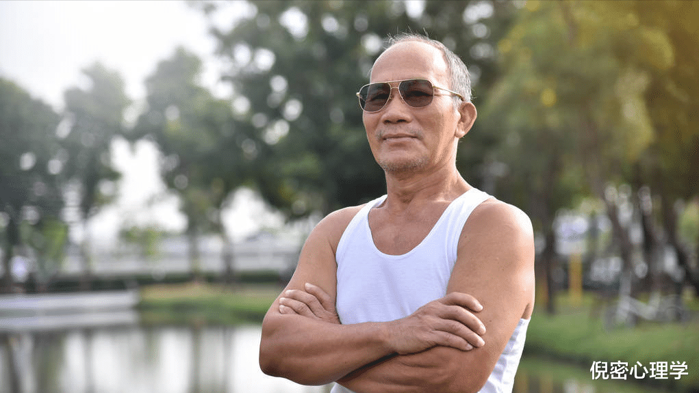 倪密心理学|69岁大爷:给孙子5万被外孙说偏心,他不跟我姓,怎能怪我偏心? ?