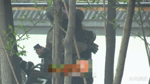 吴京|吴京捧红的“白眼狼”，爆红后反咬一口，负面新闻被扒出不忍直视