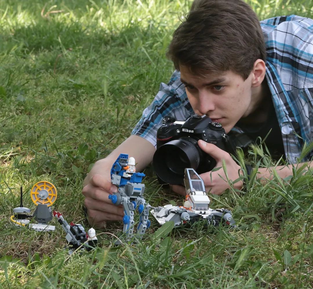 你能想象这些图片都是实景拍出来的吗？关于乐高摄影背后的故事