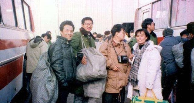 中俄火车大劫案主犯,潜逃18年成慈善企业家,其母注销户口时暴露