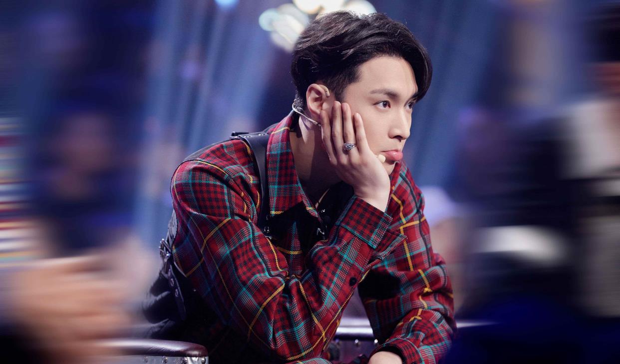 张艺兴|张艺兴官宣跨年晚会啦