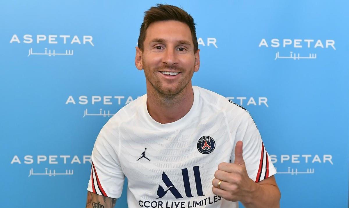 代丽时尚助手|恭喜姆巴佩!2022年将正式登顶世界之巅,梅西C罗都将成为其绿叶