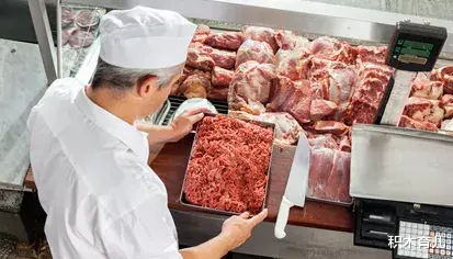 积木育儿|男孩开冰可乐，脸被炸伤缝38针！夏天这些东西放进冰箱就是定时炸弹