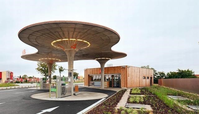 奶豆说育儿|移动支付不安全吗？多地加油站禁止扫码支付，新型支付已上路