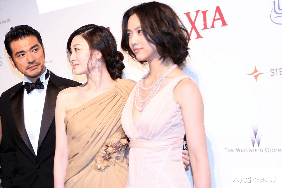 李小冉|7位女星成合照杀手，李小冉白到发光，倪妮气质好，她让杨颖害怕