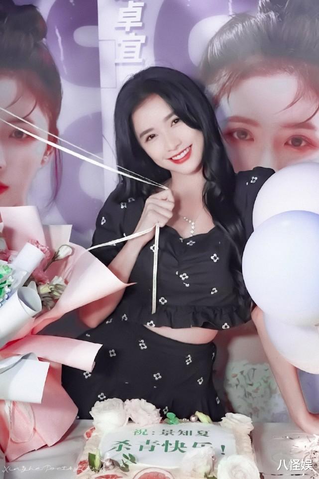 蔡卓宜|恋情再添锤!王大陆蔡卓宜一起游玩被偶遇,男方紧跟身后眼神宠溺