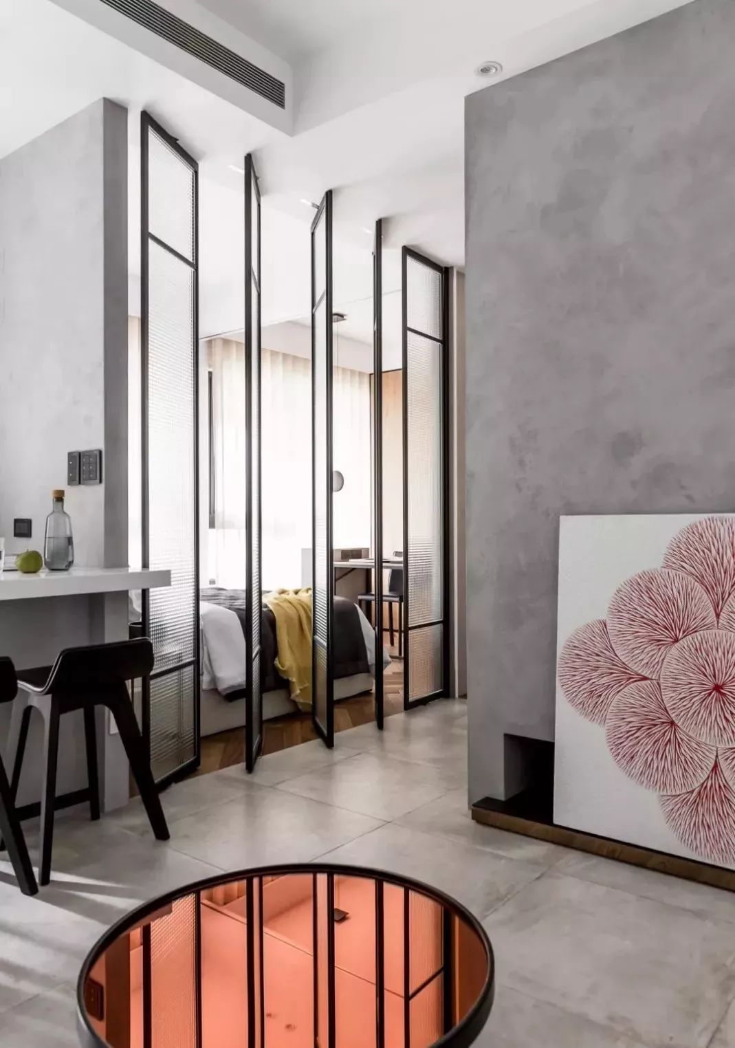 隔断别“硬”来,学学这6种隔断设计,大气通透又节省空间!