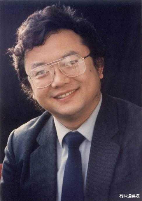 王刚|王刚：60岁老来得子，小20岁妻子一月花销近百万，70多岁仍在奔波