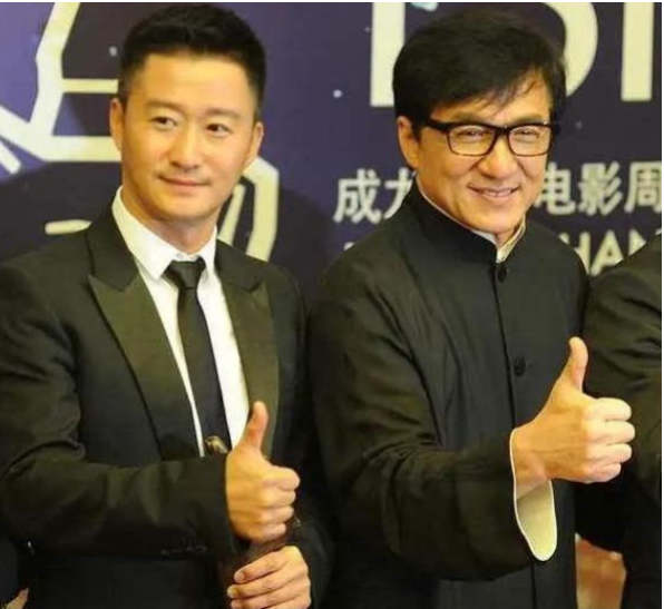 卡迪·B|不听成龙劝阻翻拍战狼2，小兵张嘎挑战吴京，无奈电影全是差评