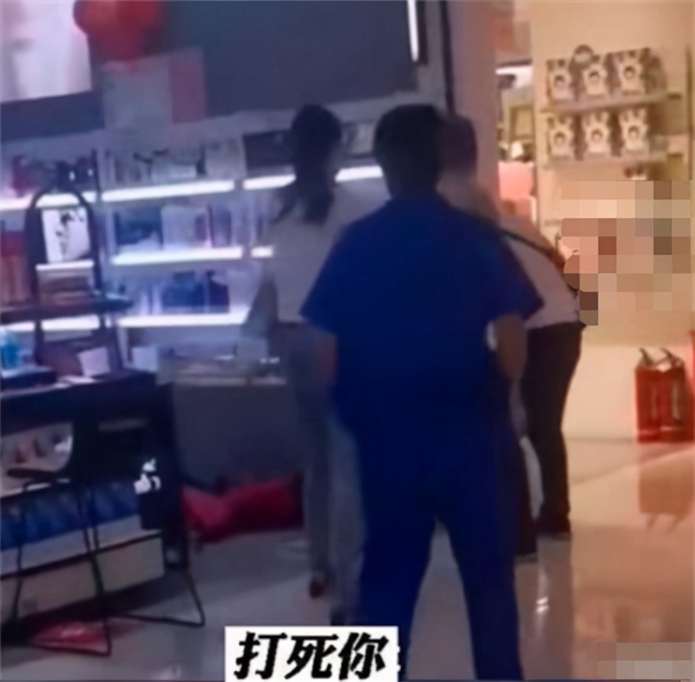 湖北一多情女子陪别的男人逛街,不料偶遇老公,他冲动行为酿悲剧