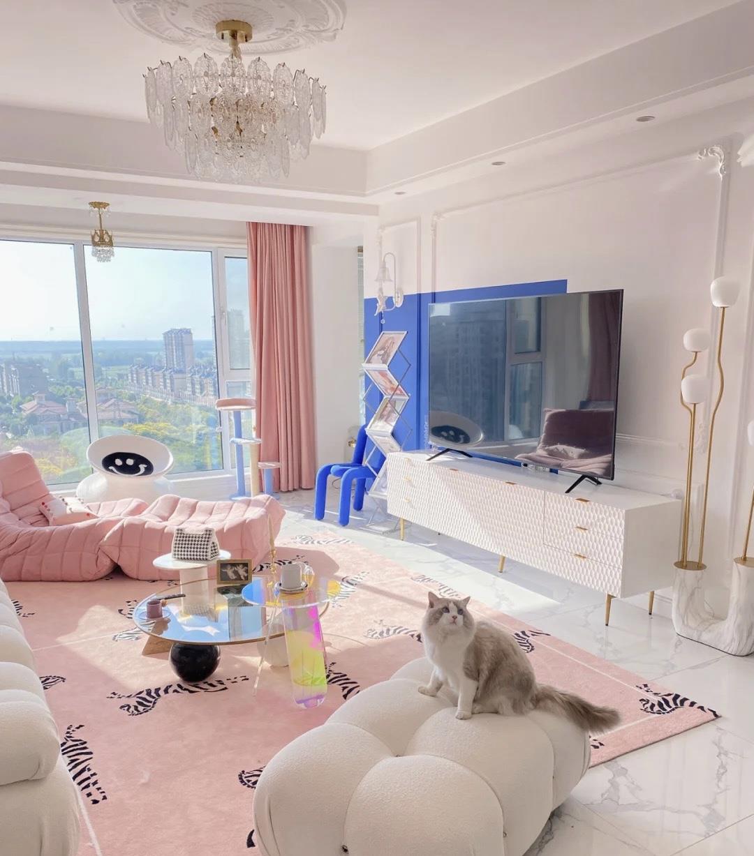 女主128㎡新居,色彩碰撞带来的新颖浪漫体验,引得上万网友收藏