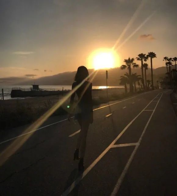 影史|跆拳道冠军登上装女郎!成为成龙御用女星