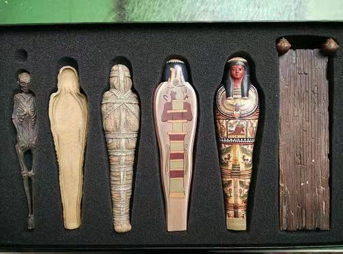 黑洞 大家都知道古埃及人喜欢复活木乃伊，但是没有想到还有人把木乃伊当药吃？