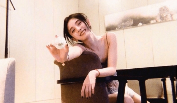 鞠婧祎|想买通稿吸引热度？为了流量不择手段，鞠婧祎彻底沦为流量女星