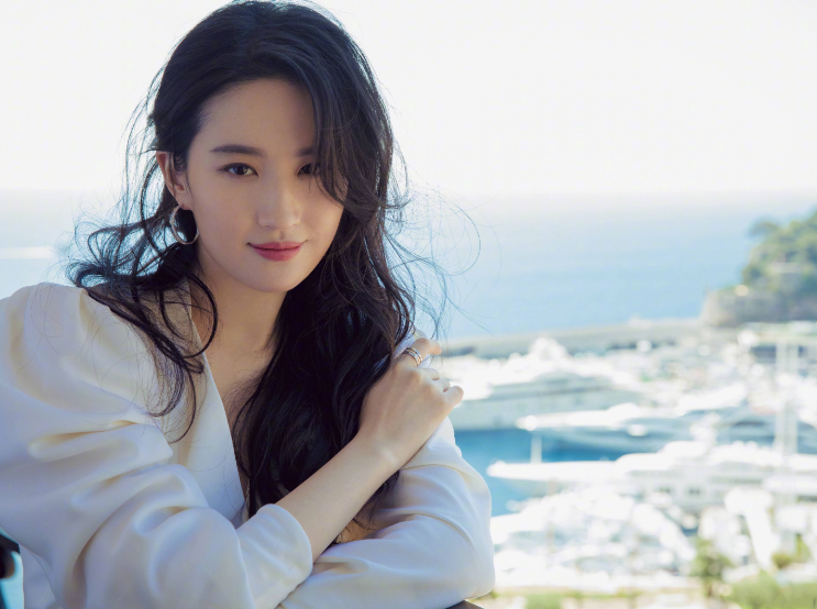 朱之文|总觉得王楚然古装的样子很像一个人，终于找到了，原来是她