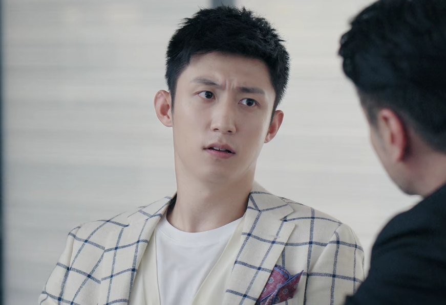 黄景瑜|东方卫视新剧在逗我玩吗？1集就逼退观众，怪不得积压了2年