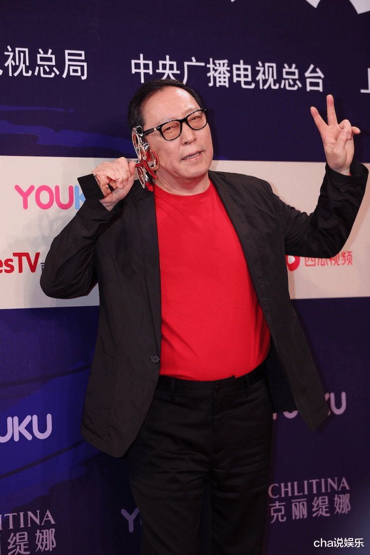 锦鲤|锦鲤剧组或再添实锤？继男主爆红，老戏骨获奖后，新人也待爆