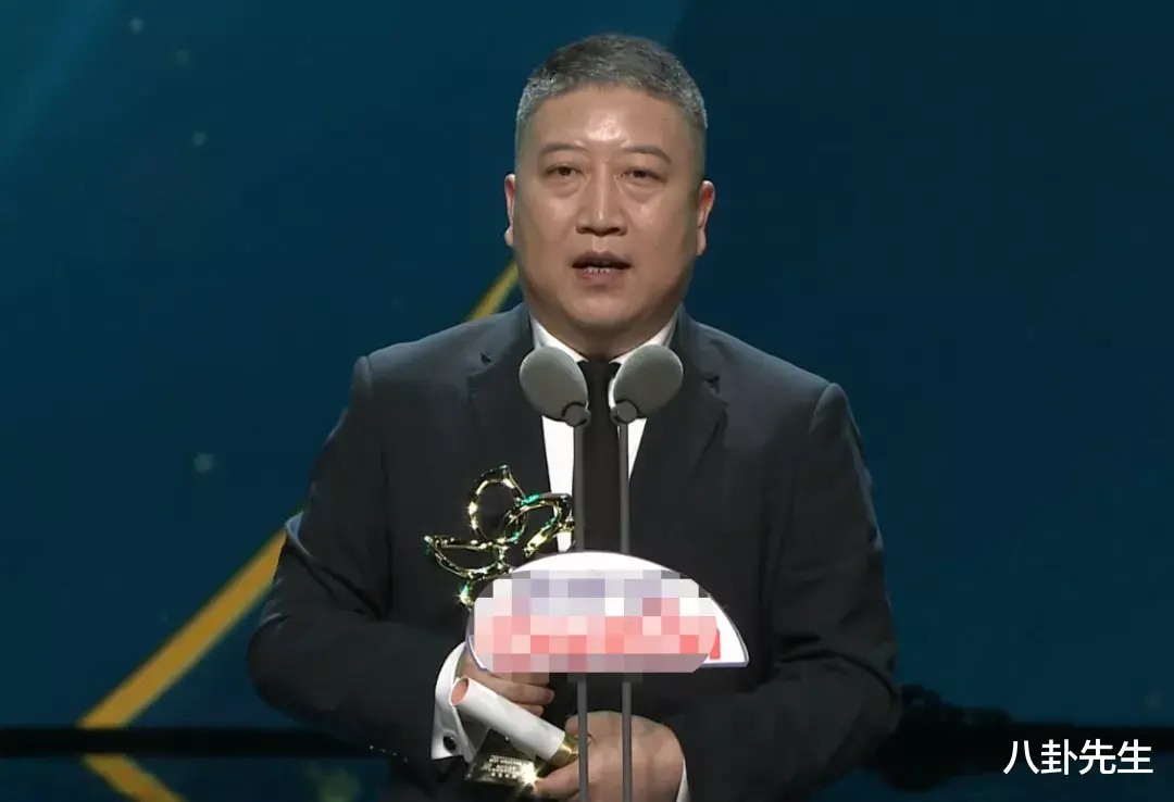 霍启刚|白玉兰颁奖礼：白百何穿深V秀事业线，《觉醒年代》成最大赢家