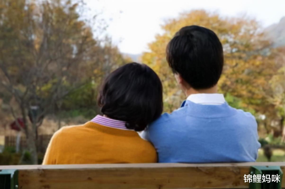 锦鲤妈咪|部分全职妈妈的现状：被丈夫“穷养”还遭嫌弃，让人既心疼又无奈