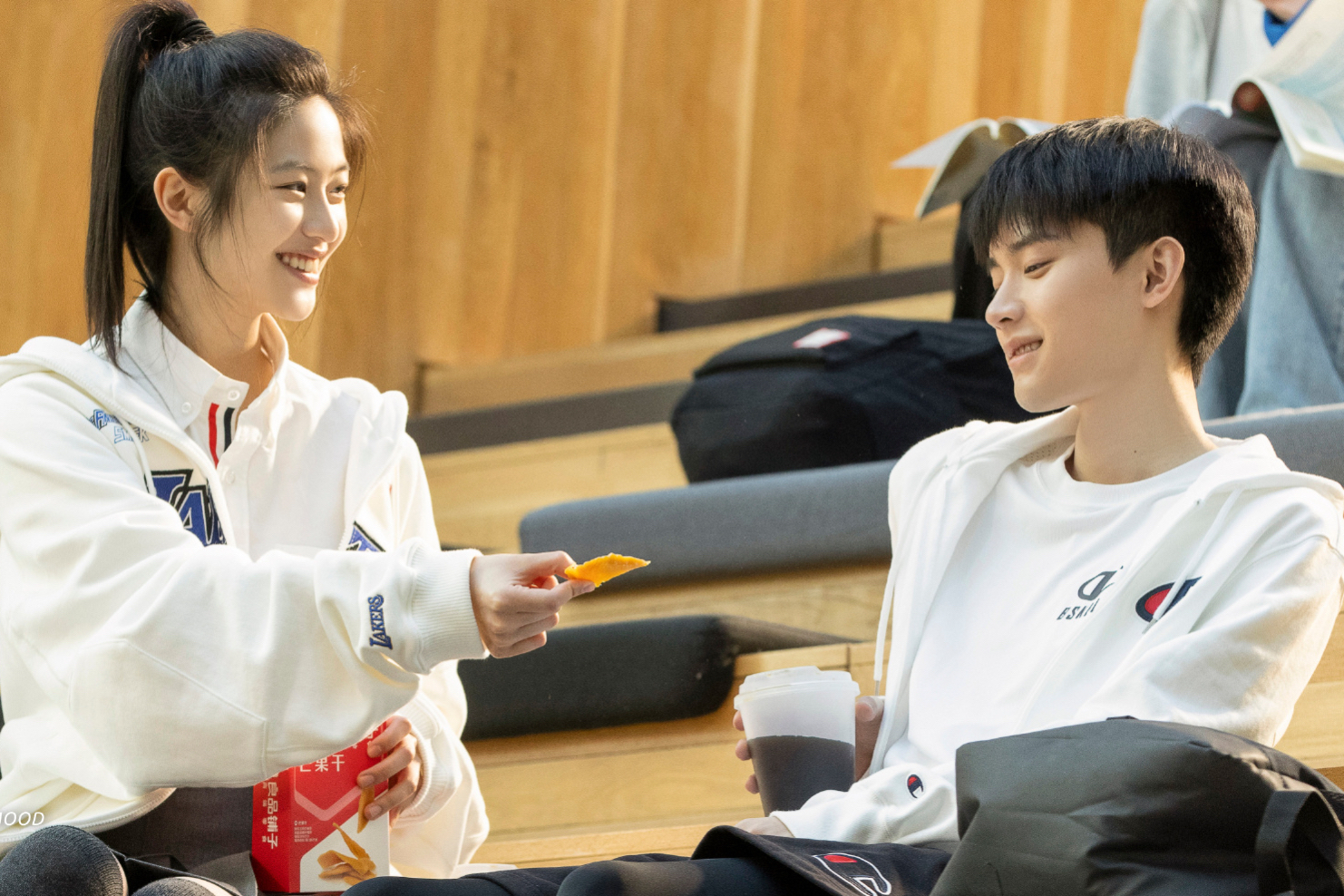 还债|《小敏家》富家女的底气！佳佳拿钱为金波还债，家骏拒绝当软饭男