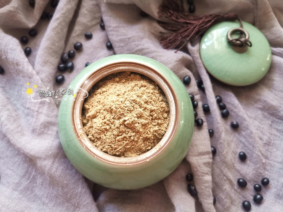 它是“天然滋补剂”这样做每天吃2勺，头发乌黑身体棒，别不懂吃