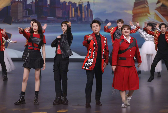 华晨宇|观众再也无法正视华晨宇，《王牌》首播镜头遭删减，事实证明没他也一样