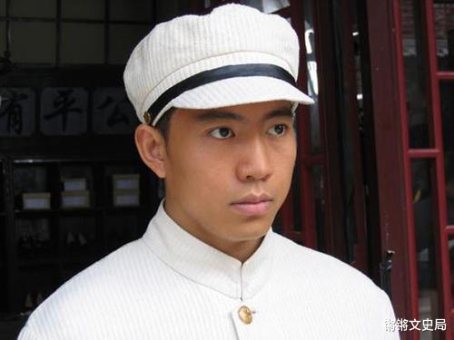 谷智鑫|谷智鑫：凭“特种兵小庄”走红，35岁意外摔成残疾，妻子不离不弃