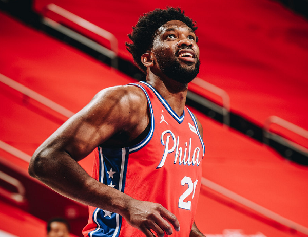 詹姆斯·哈登|大帝轟37+11仍無緣今日最佳！對不起，你碰到聯(lián)盟助攻王了！