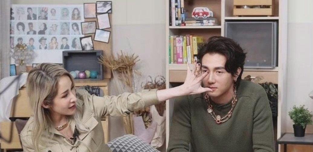 萧亚轩|萧亚轩与内小16岁男友黄皓复合,红娘居然是狗狗