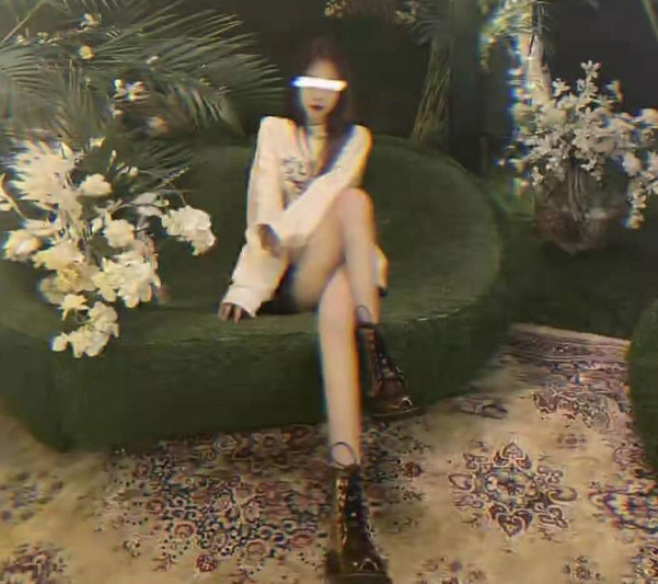 宋晓峰|宋晓峰17岁女儿好阔气，出门有司机专车接送，身上一个包近3万