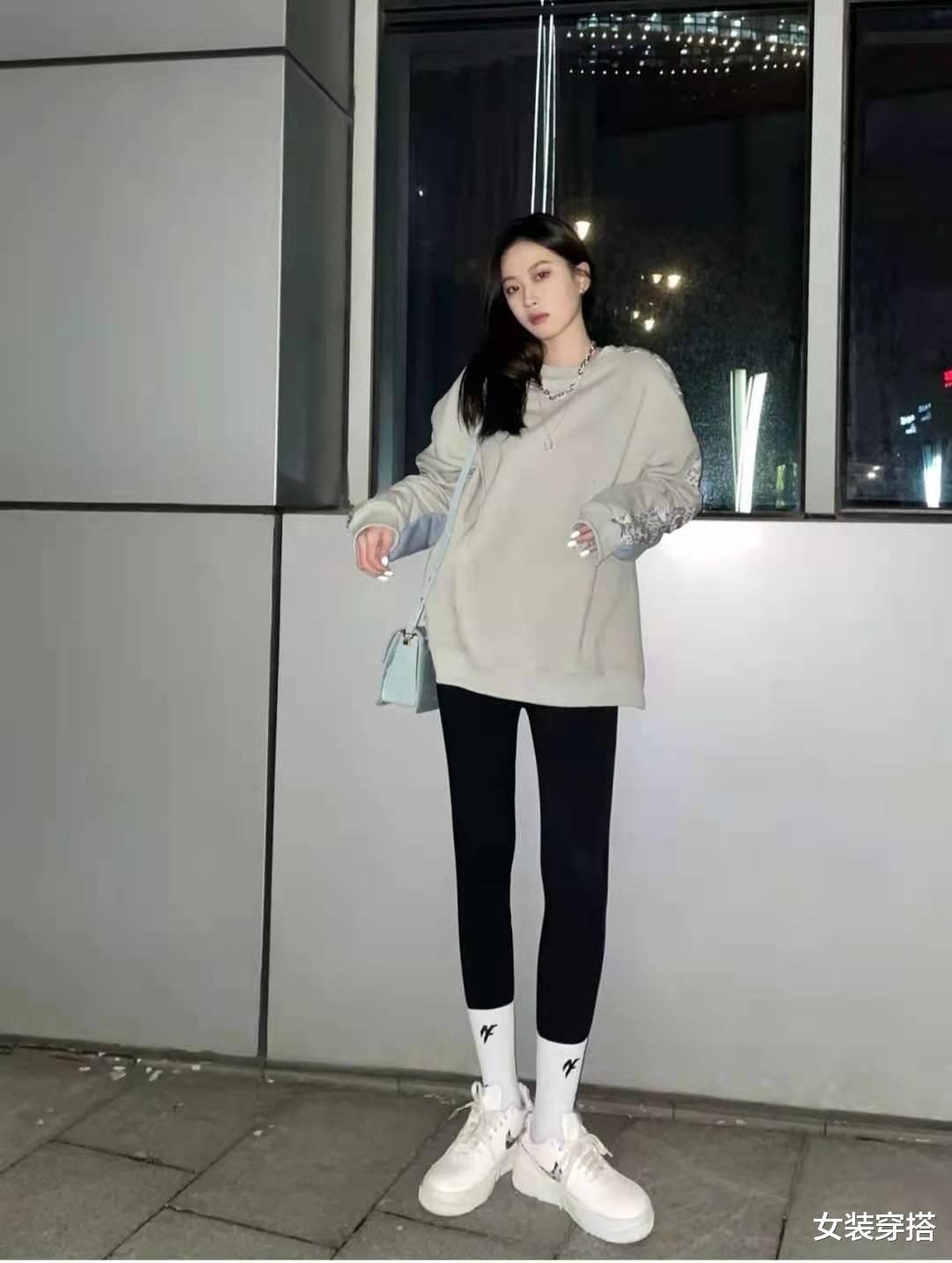 女装穿搭|女人秋天卫衣怎么穿搭好看