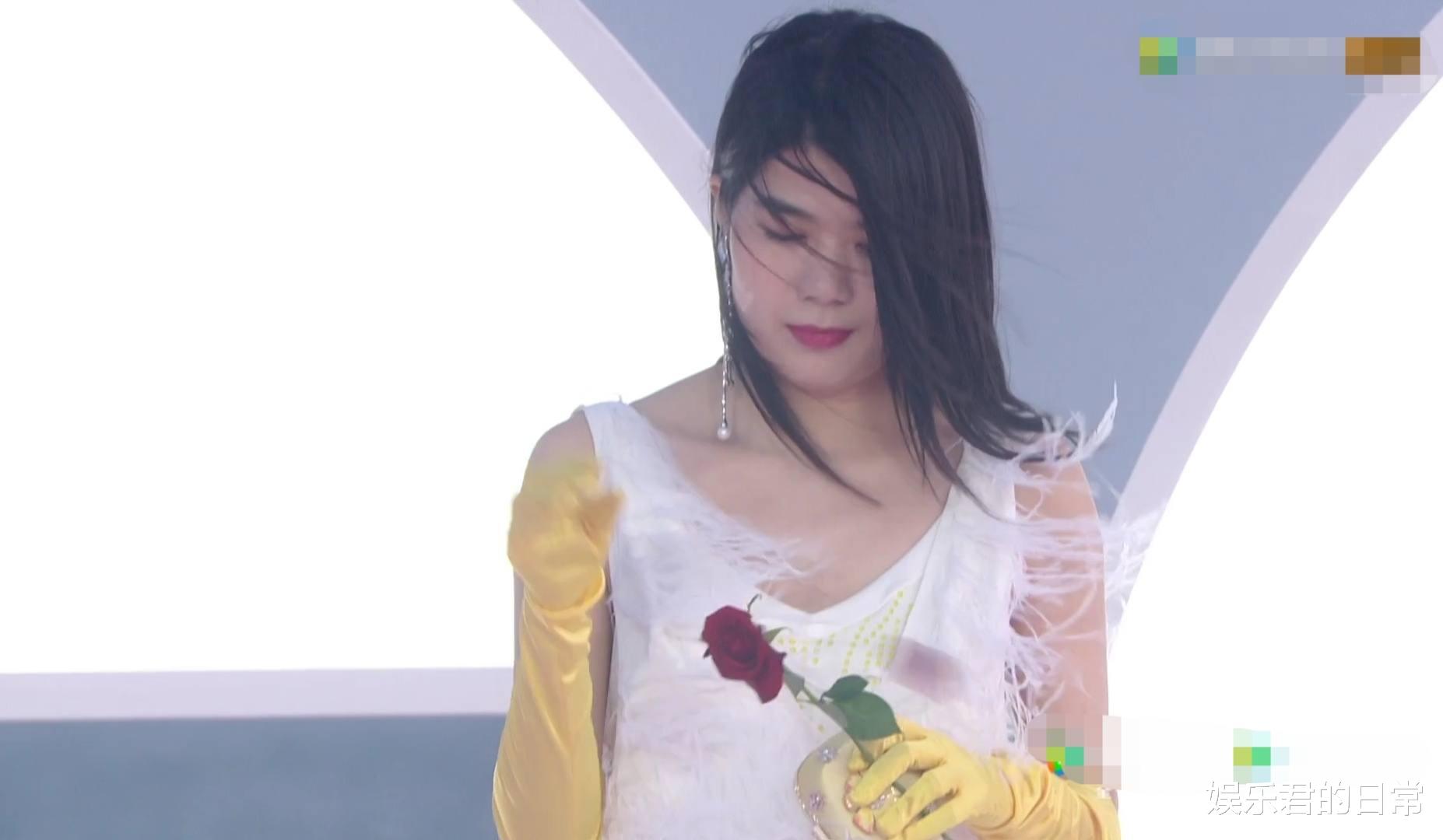 长津湖|GQ红毯看点：baby怼脸太惊艳，邓伦变油腻男，杨天真成大风受害者