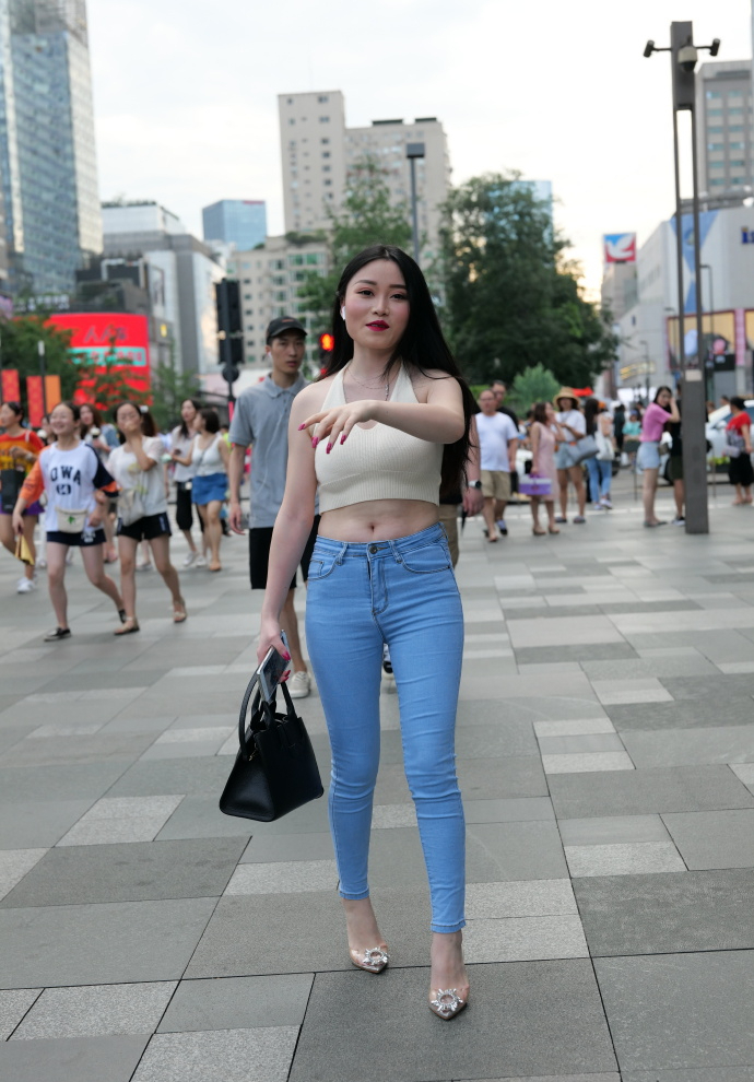 坎叔说时尚|微胖姐姐的秋季穿搭,清爽有型,展现成熟魅力