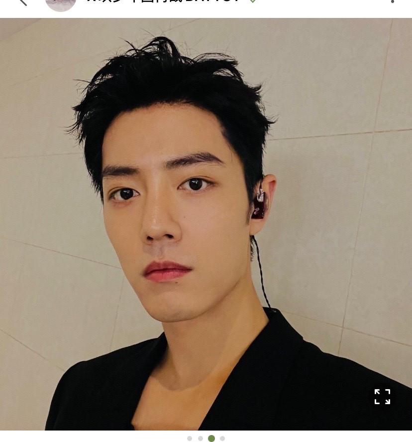 肖战|肖战发自拍履行承诺！晒出4连拍，胡子拉碴不修边幅