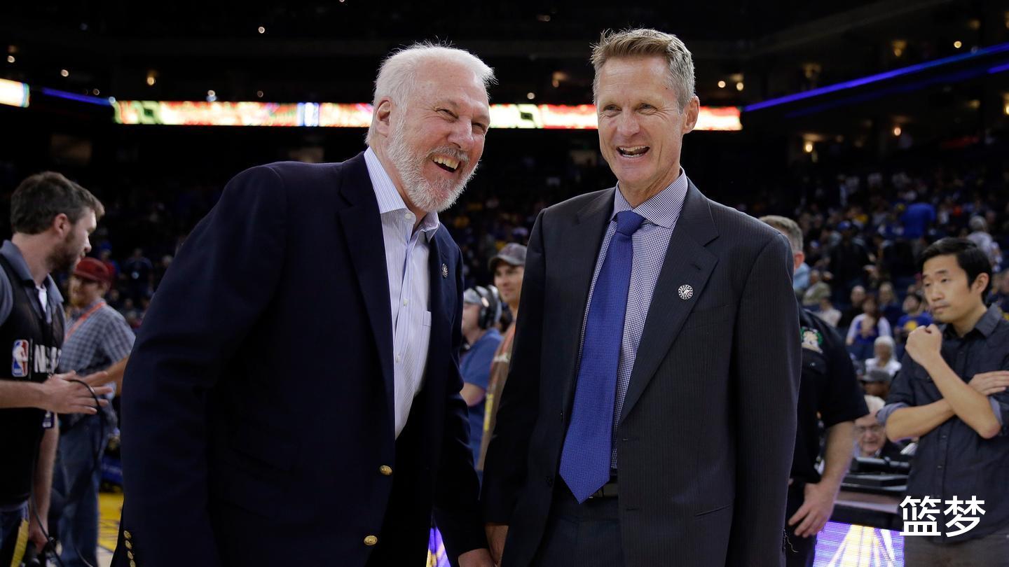 斯蒂芬·库里|又被打服了!波波维奇赛后调侃库里,球迷:他做梦都想执教库里