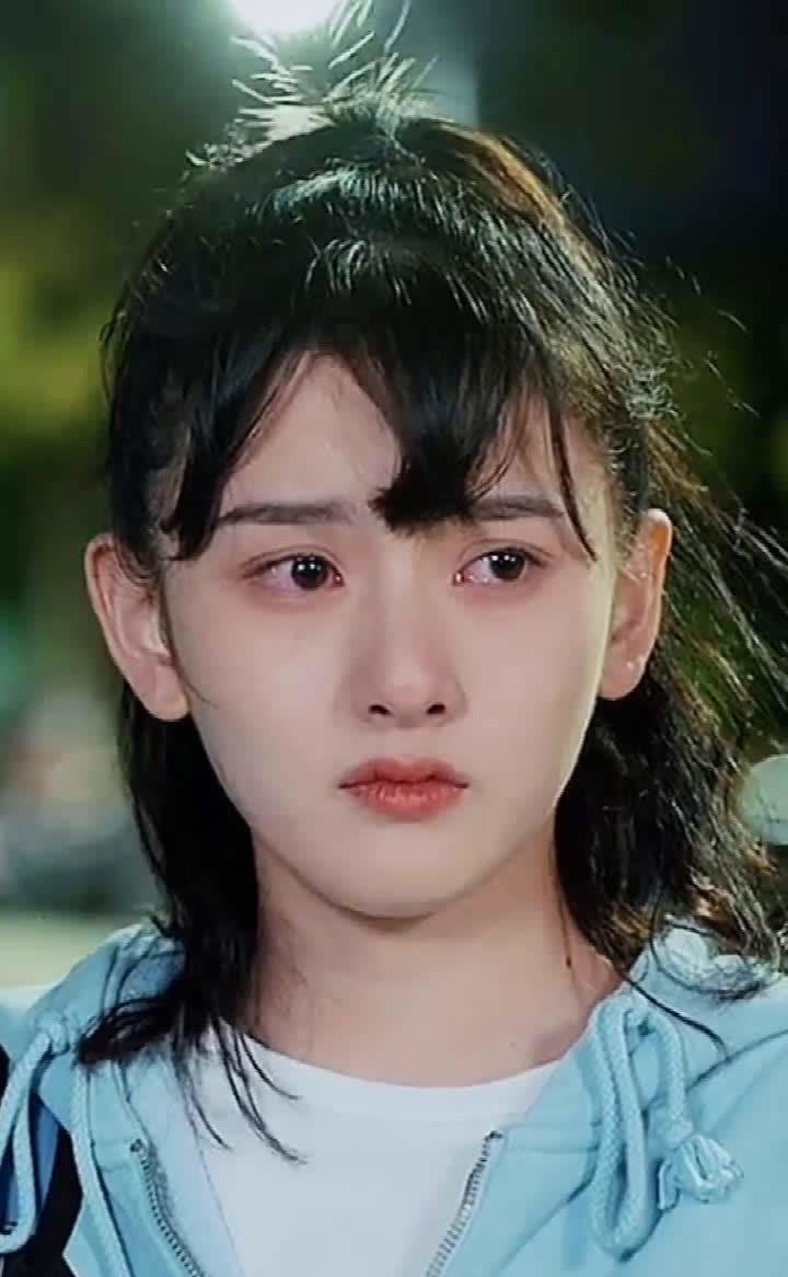 宋祖儿|宋祖儿真是好会哭一女的，她的颜值是不是被低估了？