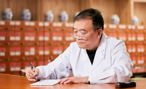 牙齿|中年危机:肾气不足,首先牙齿松动,3个重新牢固的方法,你必须了解