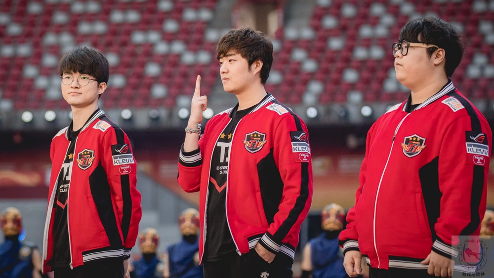adc|LOL世界第一ADC正式宣布退役！职业末期走弯路太可惜