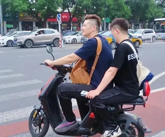 清浅微笑的我|师爷给徒孙当司机，这事只有德云社才会出现