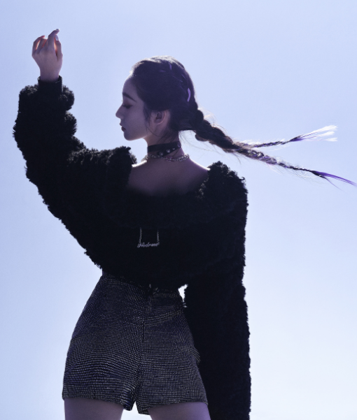 张艺凡|硬糖少女303双马尾造型：张艺凡反差大，刘些宁成芭比娃娃