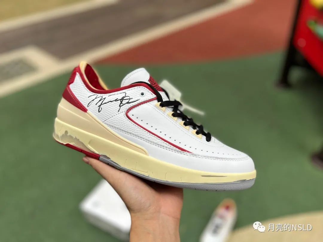 难舍离断 还没发售的jordan亲签OW AJ2细节大公开 蜥蜴皮料能用上不?实拍3%理念下的奢华球鞋