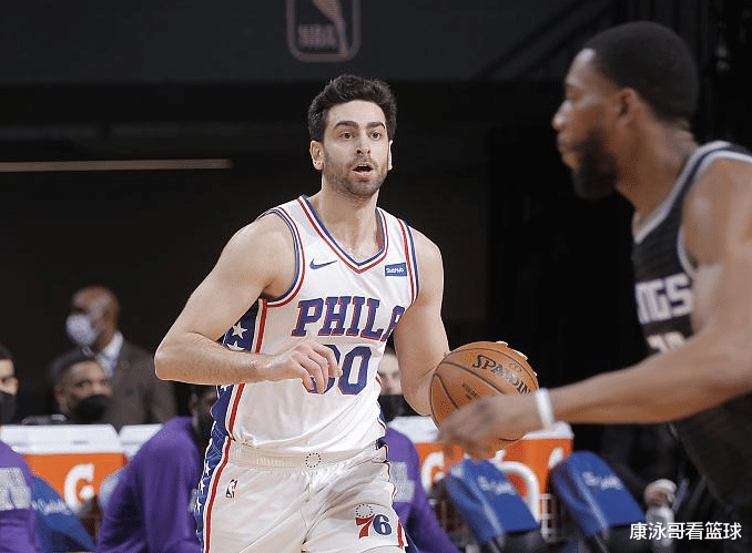 76人队|强势逆转!三巨头69分恩比德创纪录,霍华德小爆发,库里历史第一