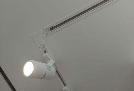 越来越多的人不装吊灯了，现在流行这样装，氛围感瞬间拉满！