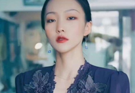 邵雨轩|网红邵雨轩被嘲又丑又土，却坐拥4000万粉丝，真实身份让人高攀不起